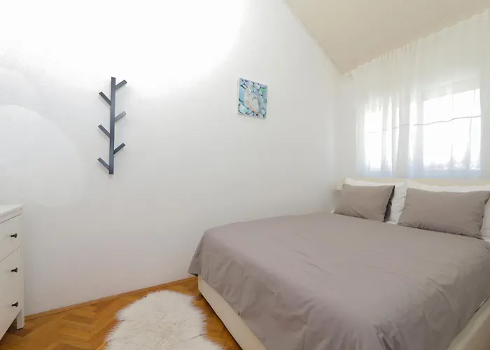 With Parking Space Okrug Gornji, Ciovo - 25259 Appartement