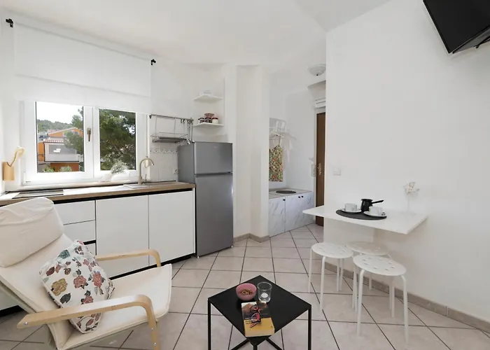 With Parking Space Okrug Gornji, Ciovo - 25259 Апартаменты *