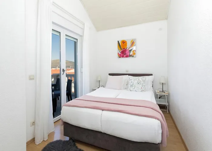 With Parking Space Okrug Gornji, Ciovo - 25259 Апартаменты