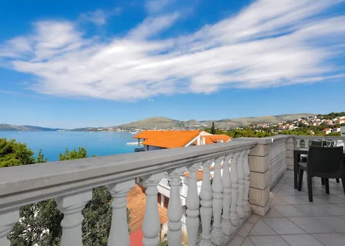 With Parking Space Okrug Gornji, Ciovo - 25259 *